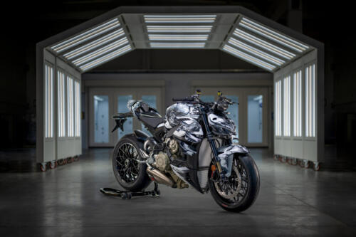 7_Ducati_Streetfighter_Centauro_UC601884_High