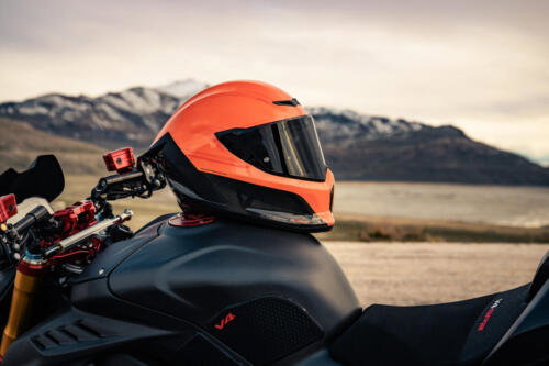 EOX: Ruroc presents its latest premium helmet - Motorcycles.News