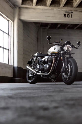 ACC_SpeedTwin1200_MY25_CW4I3028_GE