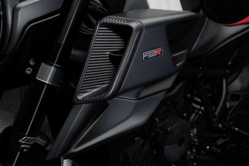 BRABUS 1300 R_signature black_studio (15)