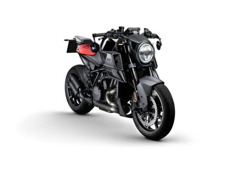 BRABUS 1300 R_signature black_studio (6)