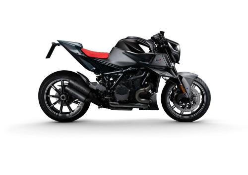 BRABUS 1300 R_signature black_studio (7)