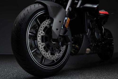 BRABUS 1300 R_signature black_studio (9)