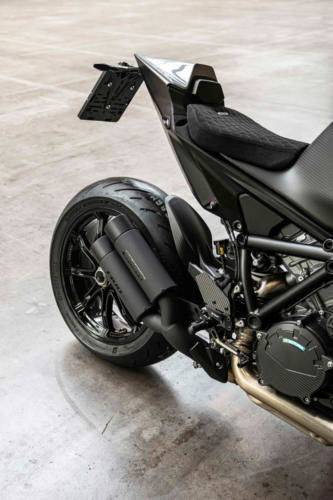 BRABUS KTM 1300 R 23 (98)