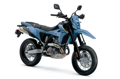 DR-Z400SMRLM5_Diagonal_with_Standard_Seat