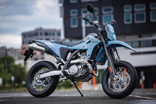 DR-Z400SMRLM5_action_31