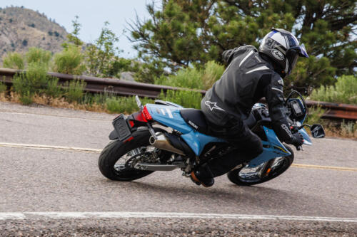 DR-Z400SMRLM5_action_4