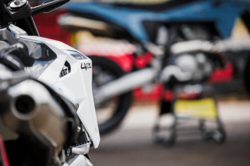 DR-Z400SMRLM5_action_44