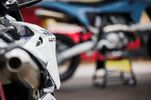 DR-Z400SMRLM5_action_44