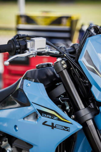 DR-Z400SMRLM5_action_46