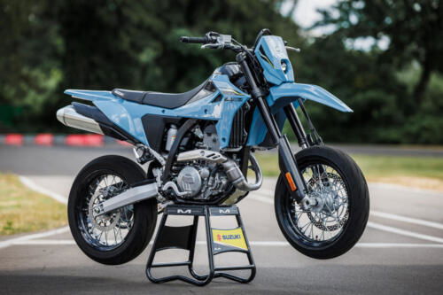 DR-Z400SMRLM5_action_53