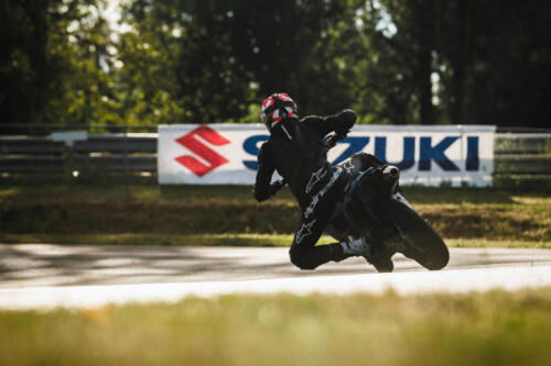 DR-Z400SMRLM5_action_64