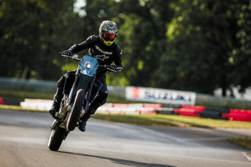 DR-Z400SMRLM5_action_65