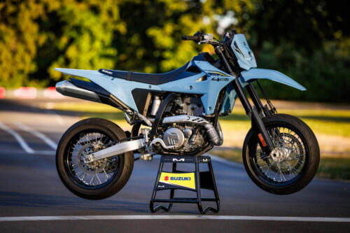 DR-Z400SMRLM5_action_75