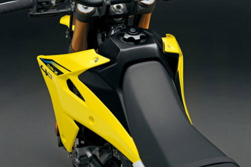DR-Z400SRJM5_Fuel_tank