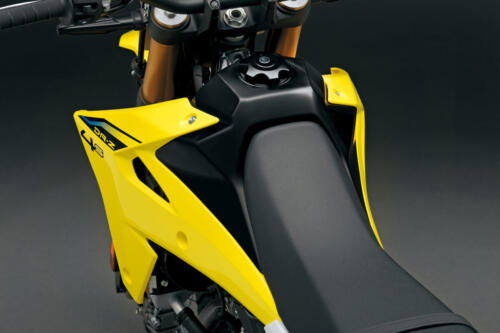 DR-Z400SRJM5_Fuel_tank