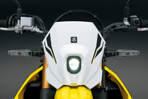 DR-Z400SRJM5_High_beam_ON