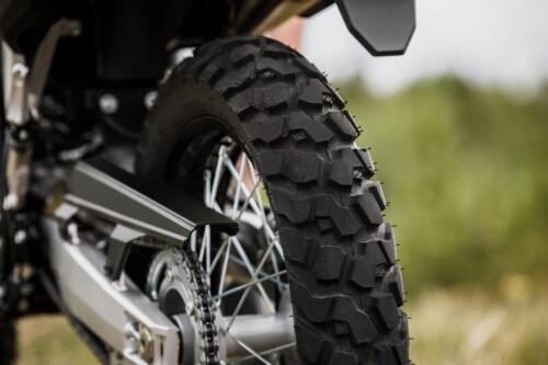 DR-Z400SRJM5_action_14