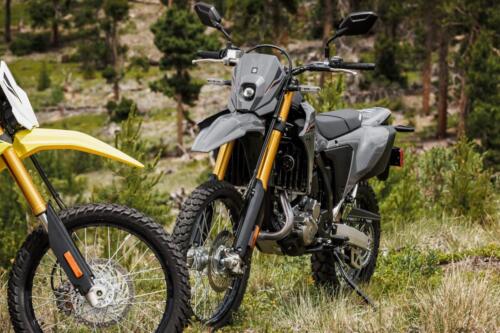 DR-Z400SRJM5_action_16