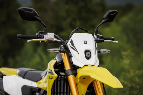 DR-Z400SRJM5_action_25