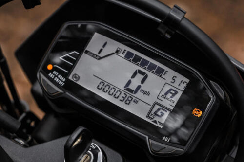 DR-Z400SRJM5_action_38