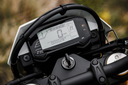 DR-Z400SRJM5_action_4