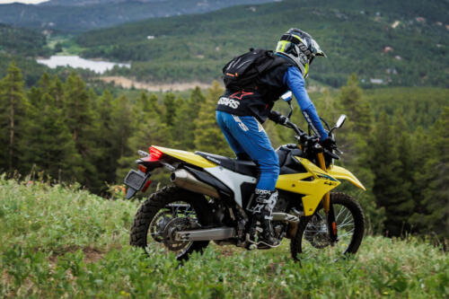 DR-Z400SRJM5_action_40