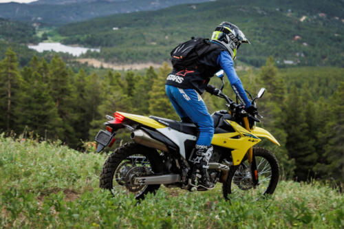 DR-Z400SRJM5_action_40