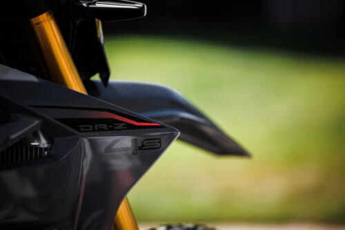 DR-Z400SRJM5_action_42