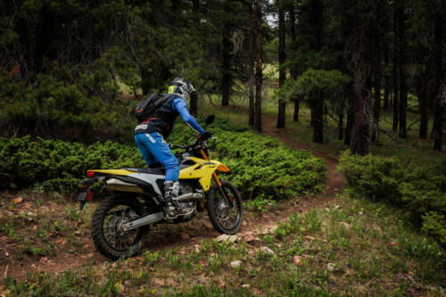 DR-Z400SRJM5_action_52