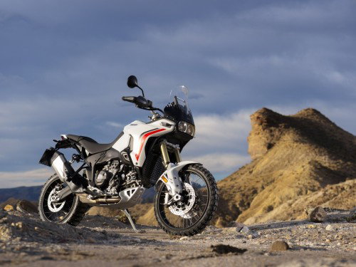 Ducati-DesertX-2026_Statisch_01