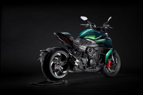 Ducati Diavel for Bentley (3)