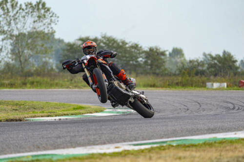 Ducati Hypermotard 698 Mono (11)