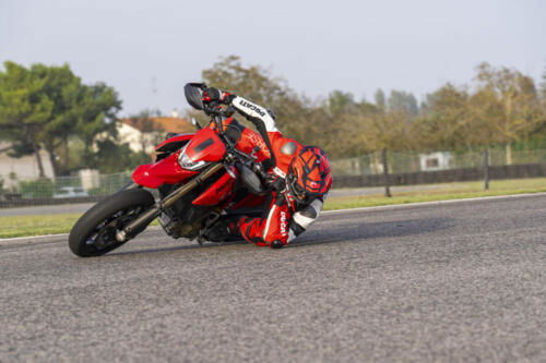 Ducati Hypermotard 698 Mono (12)
