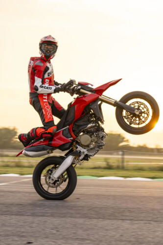Ducati Hypermotard 698 Mono (13)