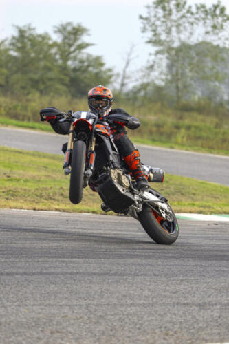 Ducati Hypermotard 698 Mono (15)