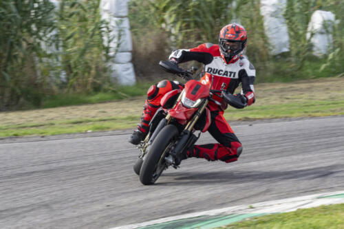 Ducati Hypermotard 698 Mono (6)