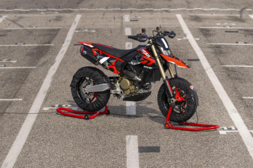 Ducati Hypermotard 698 Mono (7)