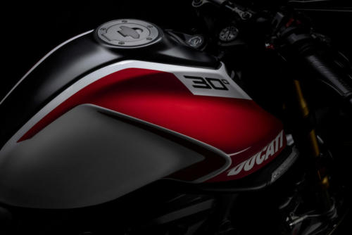 Ducati Monster 30 Anniversario (21)