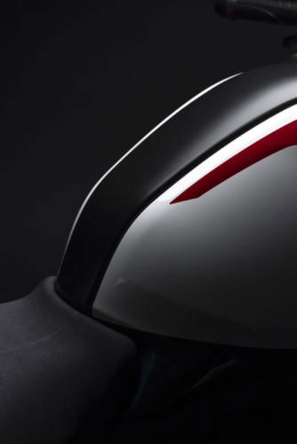 Ducati Monster 30 Anniversario (37)