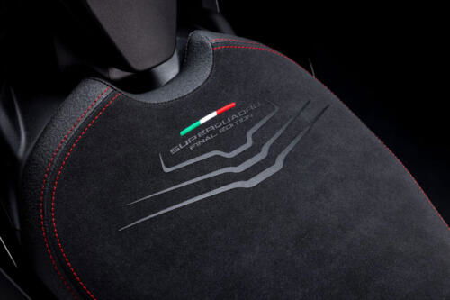 Ducati Panigale V2 Superquadro Final Edition (34)