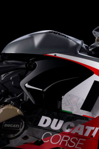 Ducati Panigale V2 Superquadro Final Edition (46)
