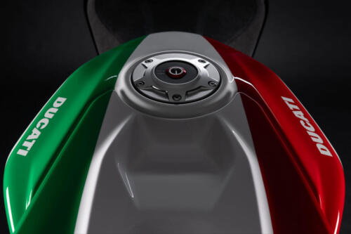 Ducati Panigale V4 Tricolore - 2025 (16)