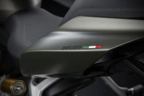 Ducati Streetfighter V2 Storm Green (30)
