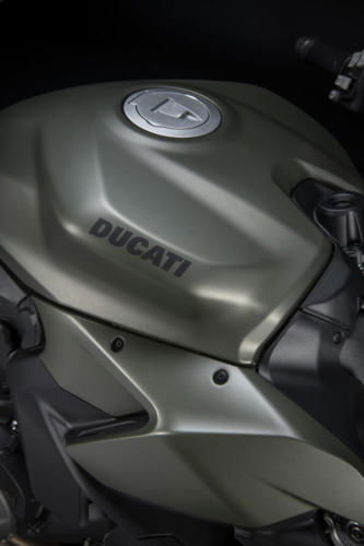 Ducati Streetfighter V2 Storm Green (33)