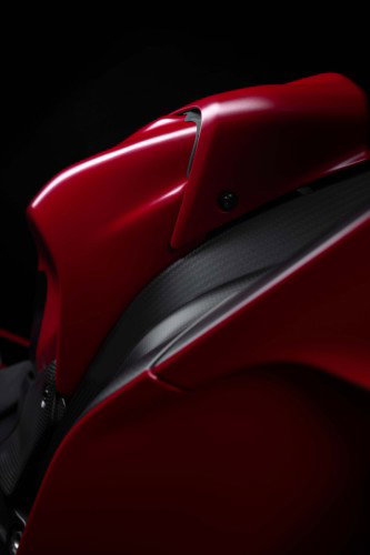 Ducati Superleggera V4 Centenario 2027 Heckverkleidung und Soziusabdeckung in Rot mit Carbon-Elementen