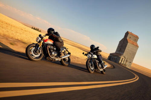FAM_SpeedTwin1200_MY25_013715_JP