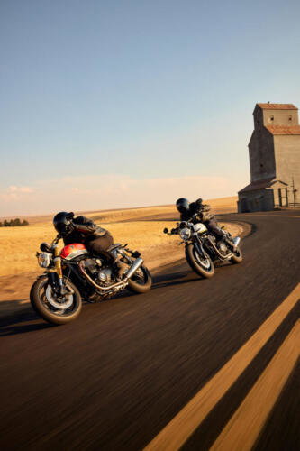 FAM_SpeedTwin1200_MY25_013822_JP