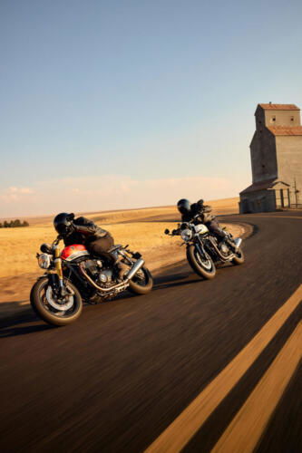 FAM_SpeedTwin1200_MY25_013822_JP