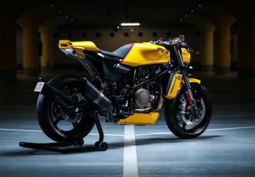GRMoto Yellow Arrow _ Husqvarna 701 Custom (10)